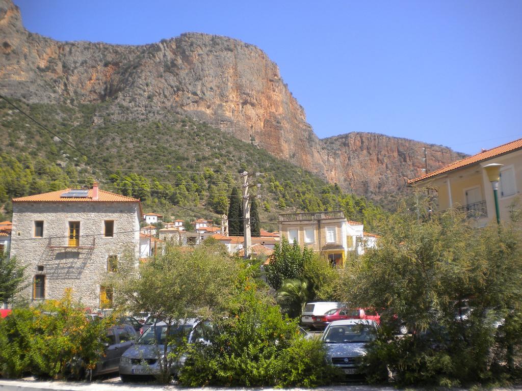 فيلا Stone House In A Quiet Landscape, Leonidion المظهر الخارجي الصورة