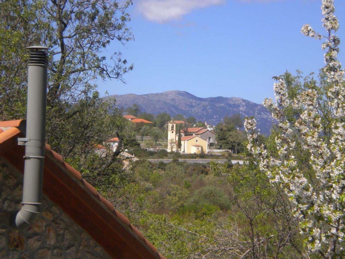 فيلا Stone House In A Quiet Landscape, Leonidion المظهر الخارجي الصورة